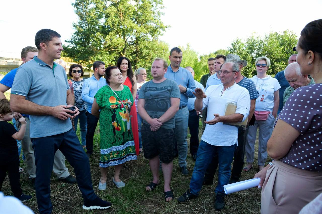 Владимир Волков обсудил с жителями проект благоустройства парка в деревне  Марусино | Администрация городского округа Люберцы Московской области